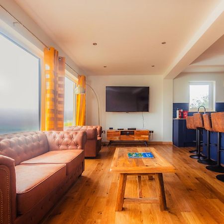 Luxury Cottage With Stunning Views By Fairy Pools 4 카보스트 외부 사진